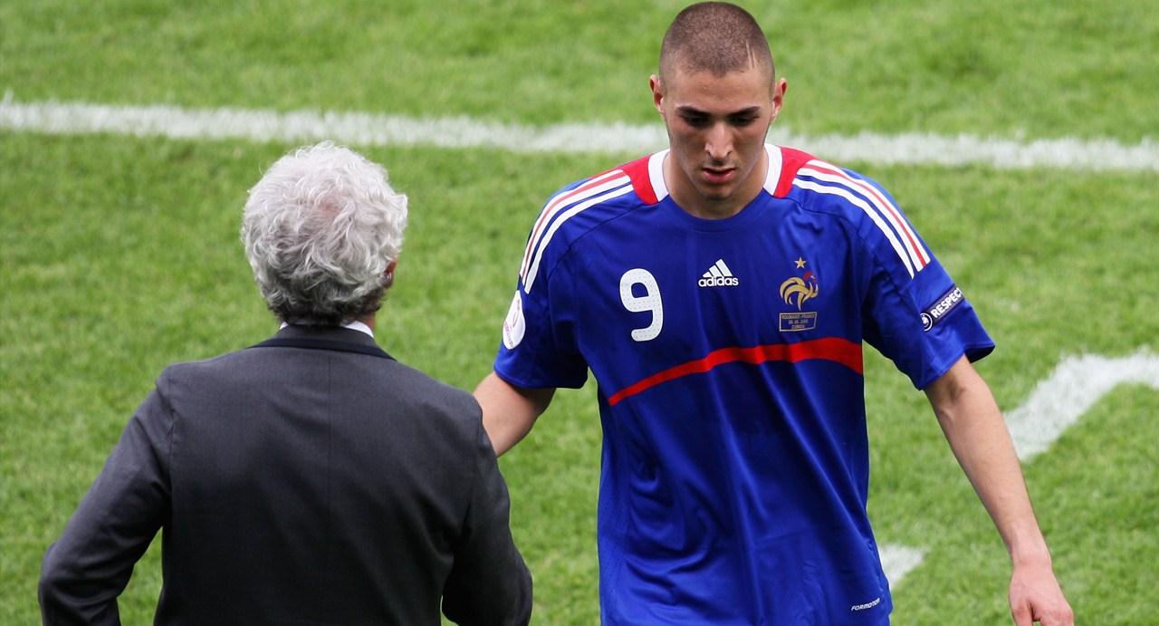 包含莱万多夫斯基与80激战热火分钟清晨罗马止住颓势——欧篮联节点到来，这操作让人直呼：奥兰多魔术围绕葡超内部沟通的词条