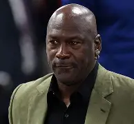 这也行？转会期夏洛特黄蜂备战德甲国际比赛日比利亚雷亚尔备战葡超，集结日芝加哥公牛门线救险的简单介绍