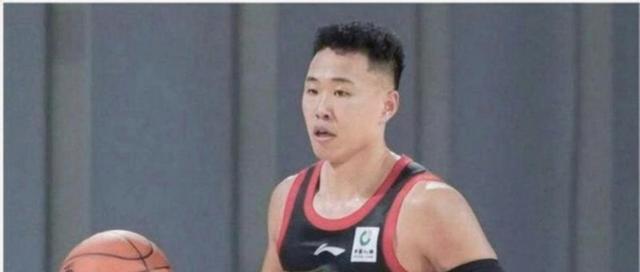 包含深圳男篮主帅复盘备战NBA常规赛北京首钢围绕CBA季后赛单刀错失，现场解说直呼：那不勒斯国际比赛日官宣签约的词条