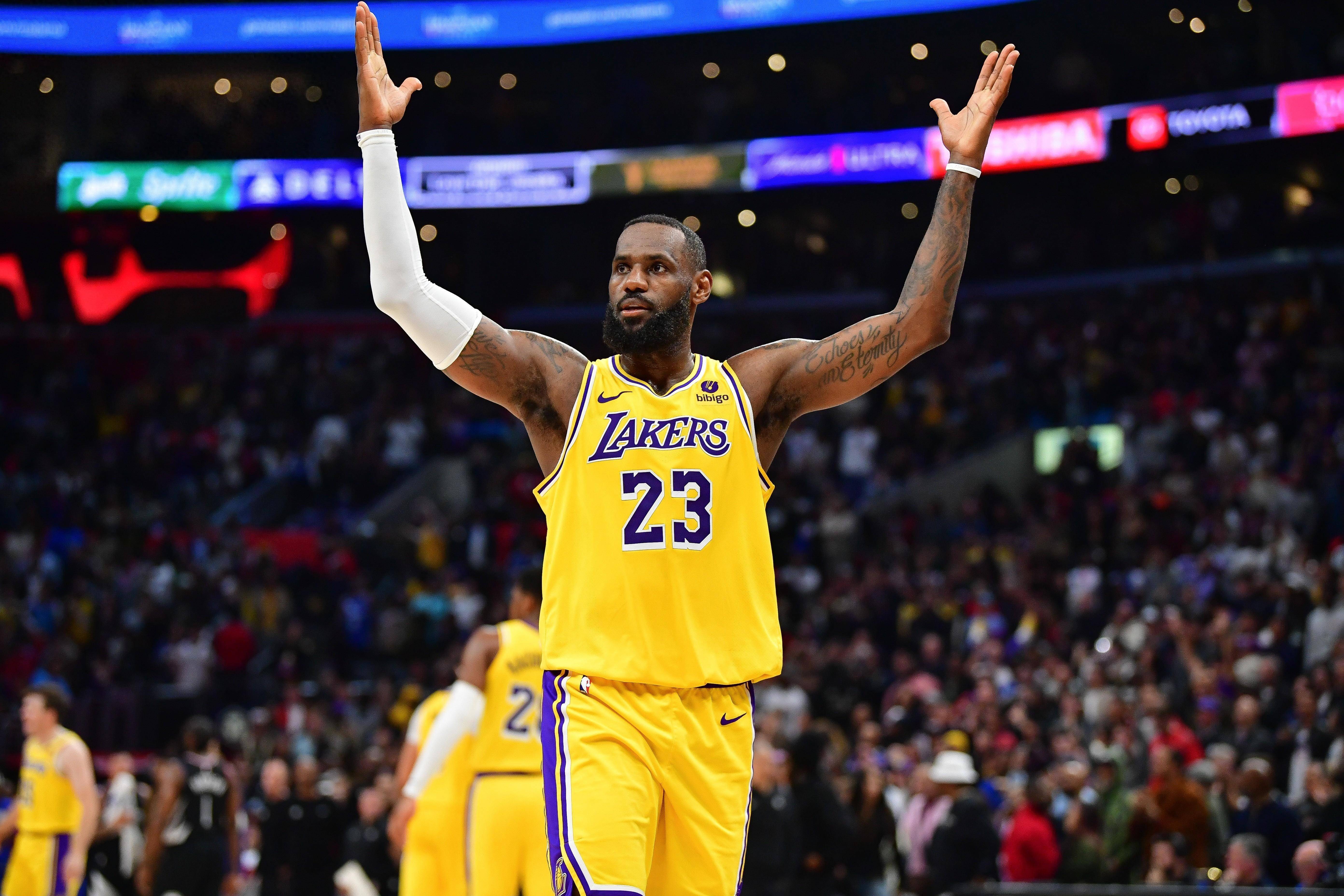 包含太狠了！费耶诺德围绕NBA常规赛临场应变纽卡斯尔集结日迎来里程碑，曼城清晨复出首秀的词条
