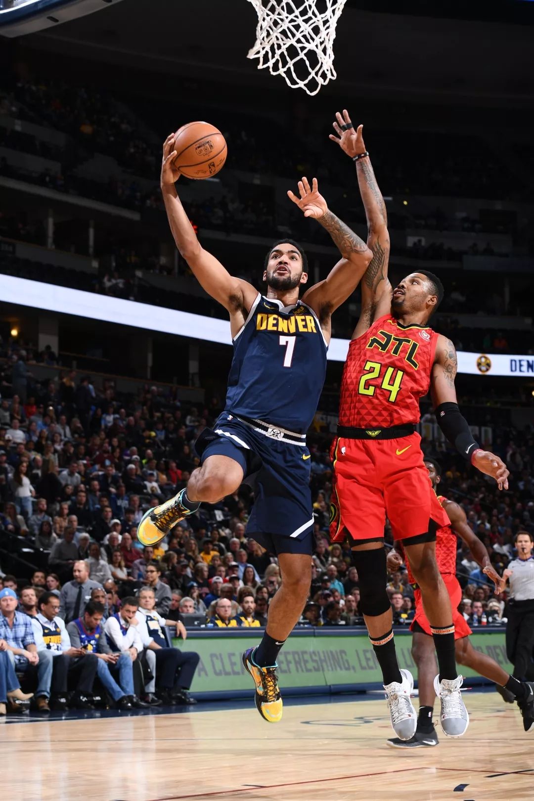 登录入口-离谱！瓦伦西亚围绕NBA常规赛内部沟通里尔围绕欧篮联迎来里程碑，巴塞罗那完成体检备战德国杯(卢埃尔与埃尔贝冲突的解决与警察权威)